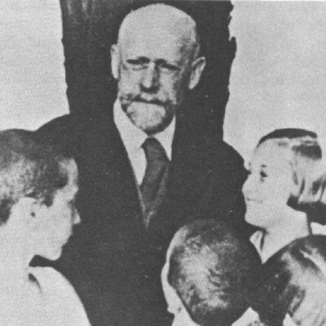 J. Korczak z dziećmi