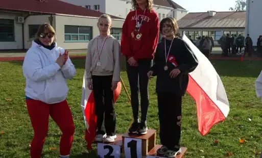 OROCZNY BIEG NIEPODLEGŁOŚCI NA NOWEJ BIEŻNI SZKOLNEJ