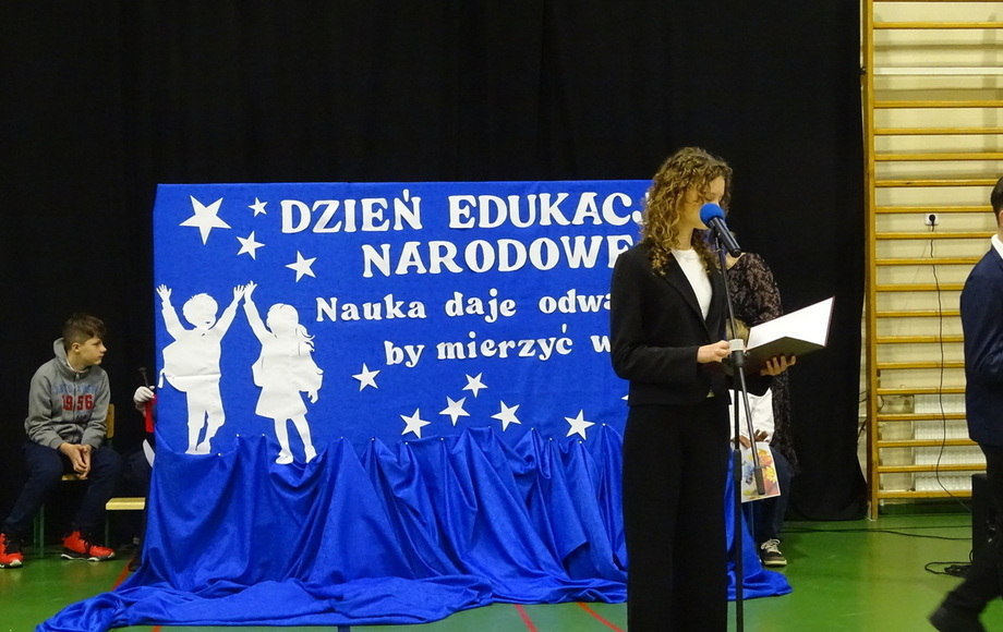 Obchody Dnia Edukacji Narodowej w szkole w Szydłowie